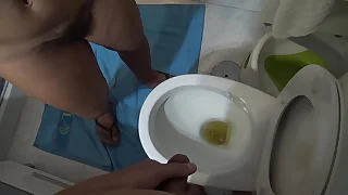 TABOO FAMILY: stepmother obeying how her stepson is pissing in front of her